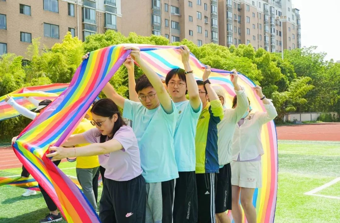 1686810189877559.jpg 車(chē)輪滾滾.jpg